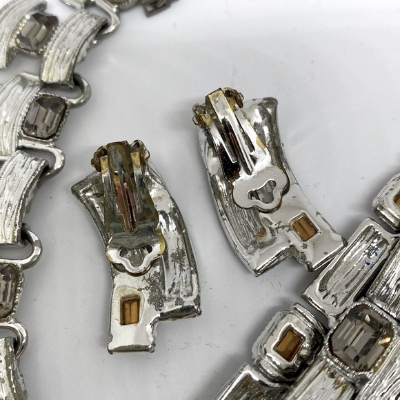 Vintage Jewelry Set - Picture 2 of 3